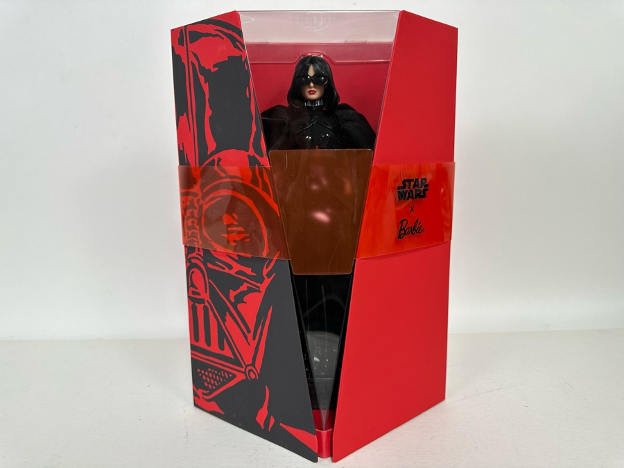Star Wars Darth Vader x Barbie Limited Edition of 21,200 Mattel Barbie Doll 2019 New In Box GHT80 [Photo 3]