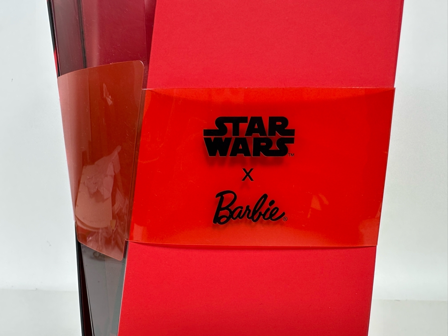 Star Wars Darth Vader x Barbie Limited Edition of 21,200 Mattel Barbie Doll 2019 New In Box GHT80 [Photo 10]