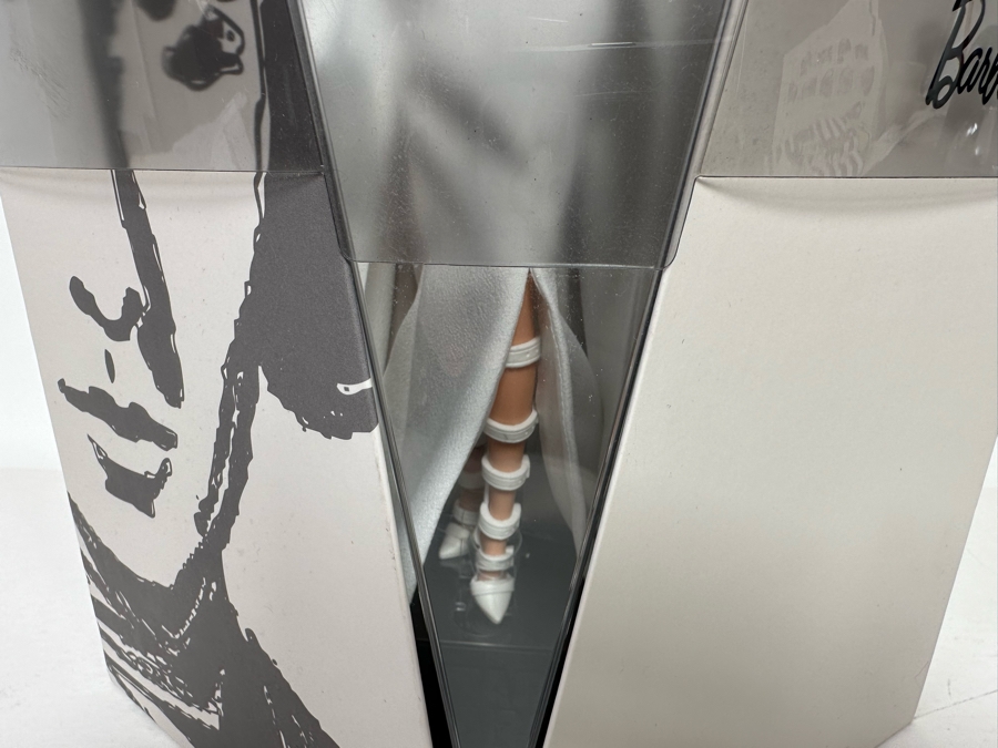 Star Wars Princess Leia x Barbie Limited Edition of 20,000 Mattel Barbie Doll 2019 New In Box GHT78 [Photo 4]