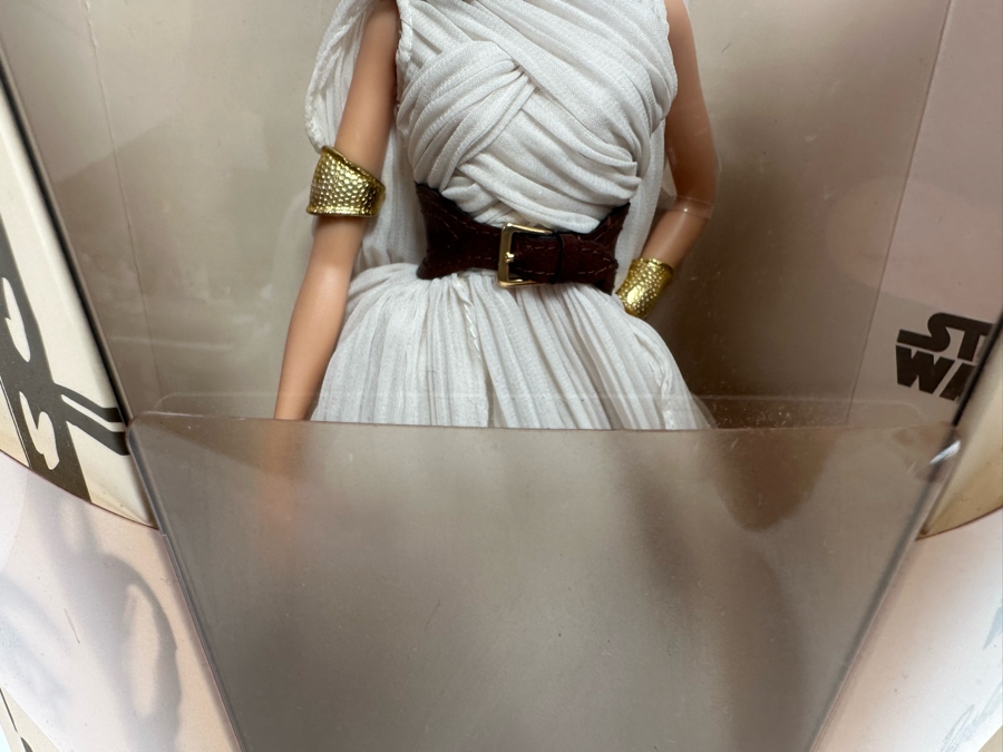 Star Wars Rey x Barbie Limited Edition of 20,000 Mattel Barbie Doll 2019 New In Box GLY28 [Photo 4]