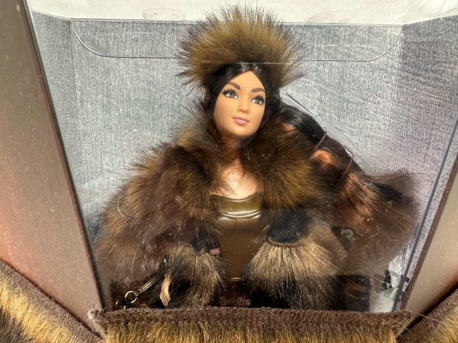 Star Wars Chewbacca x Barbie Limited Platinum Edition of 5,000 Mattel Barbie Doll 2019 New In Box GMM96 [Photo 5]
