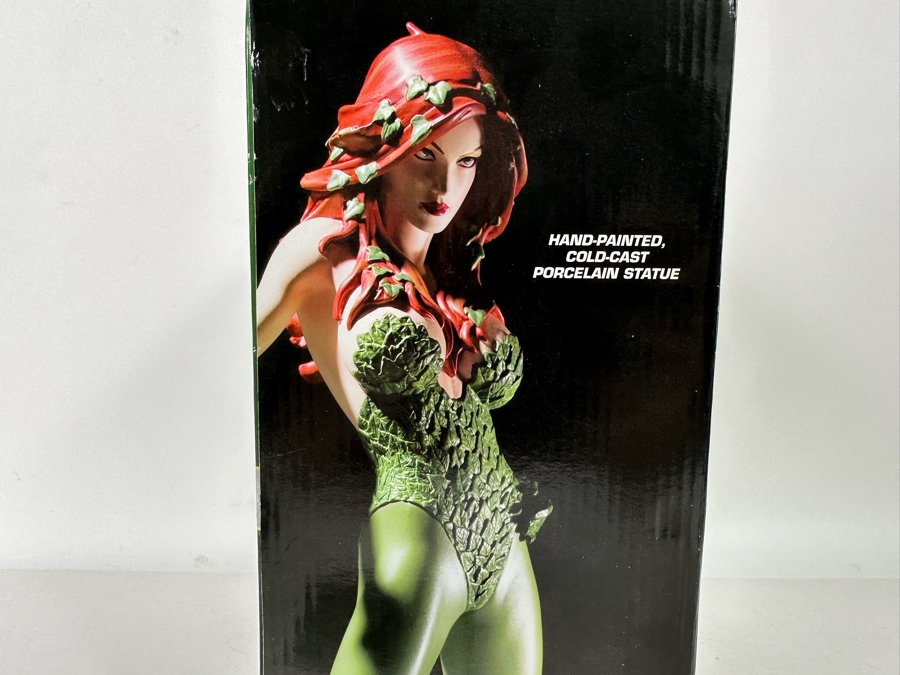 Cover Girls of the DC Universe Poison Ivy Statue Limited Edition 1194/7000 4.24W x 4.25D x 9.75H [Photo 11]