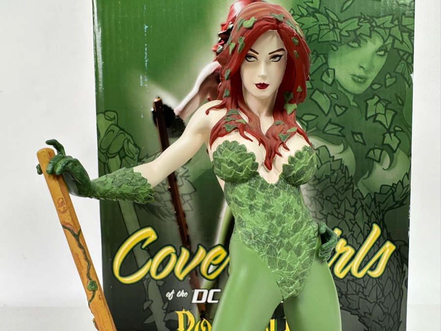 Cover Girls of the DC Universe Poison Ivy Statue Limited Edition 1194/7000 4.24W x 4.25D x 9.75H [Photo 3]