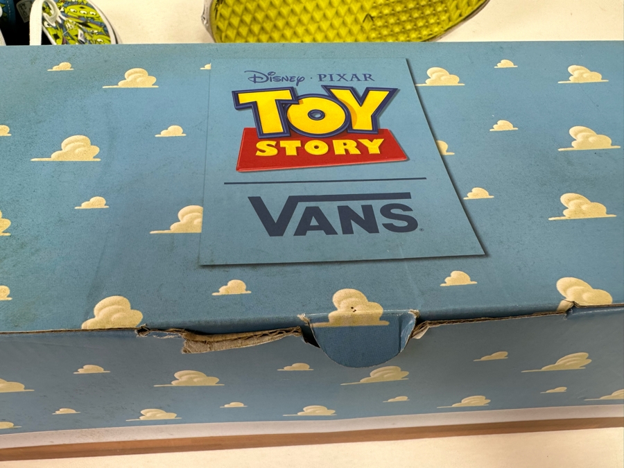 Disney Pixar “Toy Story” Alien Vans Mens 6.0/Womens 7.5 Like New with Box [Photo 12]