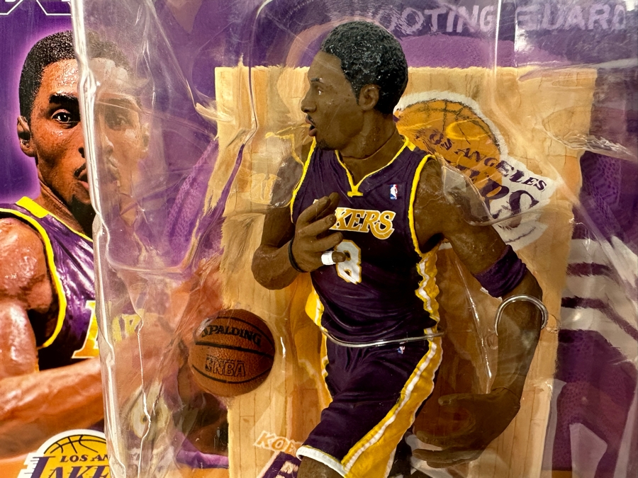 McFarlane’s Sportpicks Series 3 Action Figure: Kobe Bryant Purple Shirt 2003 New in Box [Photo 3]