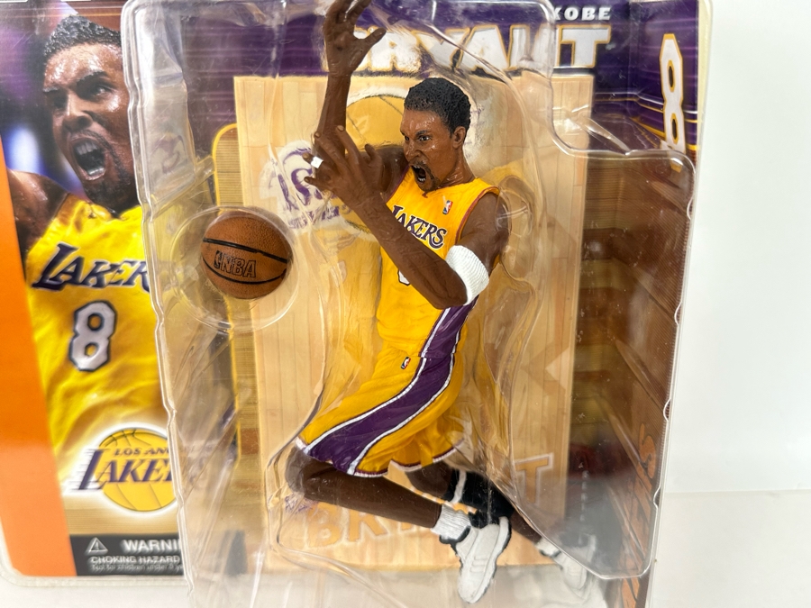 McFarlane’s Sportpicks Series 1 Action Figure: Kobe Bryant 2002 New in Box [Photo 3]