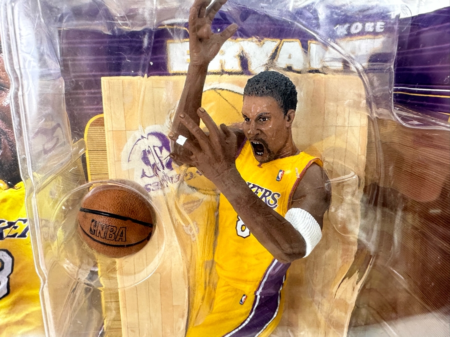 McFarlane’s Sportpicks Series 1 Action Figure: Kobe Bryant 2002 New in Box [Photo 4]