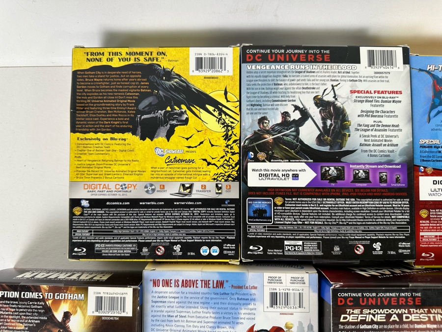 Batman Blu-Ray DVD Combo Lot Including Many Action Figures [Photo 26]