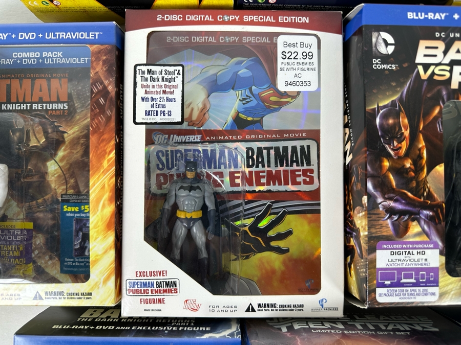 Batman Blu-Ray DVD Combo Lot Including Many Action Figures [Photo 12]
