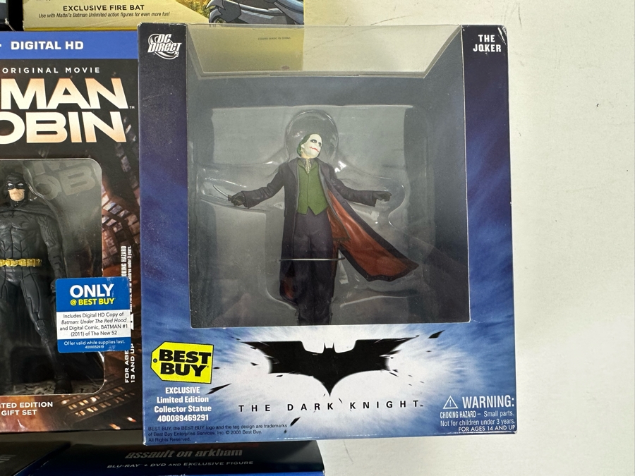 Batman Blu-Ray DVD Combo Lot Including Many Action Figures [Photo 16]