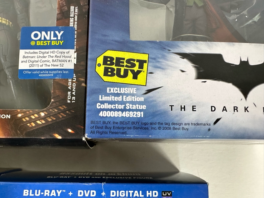 Batman Blu-Ray DVD Combo Lot Including Many Action Figures [Photo 18]
