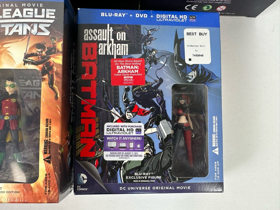 Batman Blu-Ray DVD Combo Lot Including Many Action Figures [Photo 23]