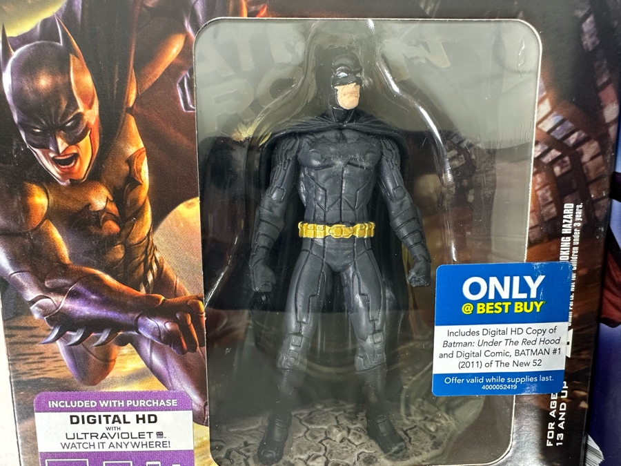 Batman Blu-Ray DVD Combo Lot Including Many Action Figures [Photo 15]