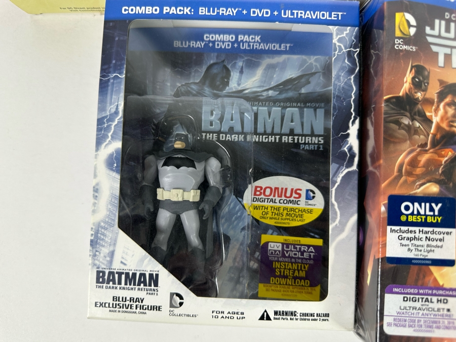 Batman Blu-Ray DVD Combo Lot Including Many Action Figures [Photo 19]