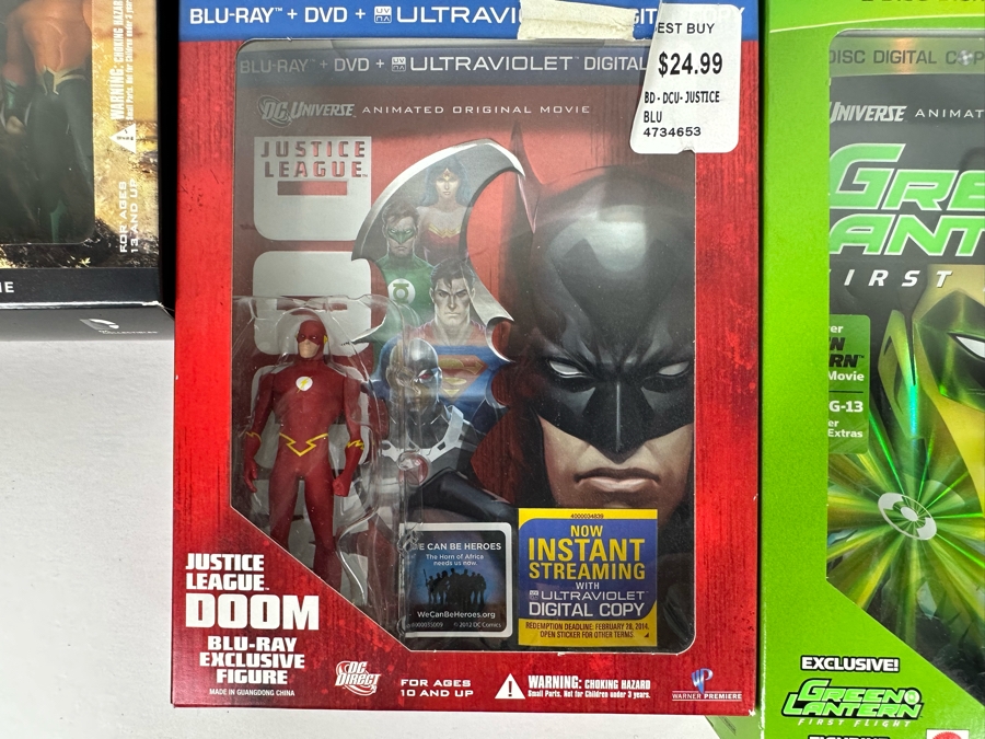 Blu-Ray DVD Combo Lot with Many Action Figures Including: Justice League, Green Lantern and Superman Movies [Photo 7]