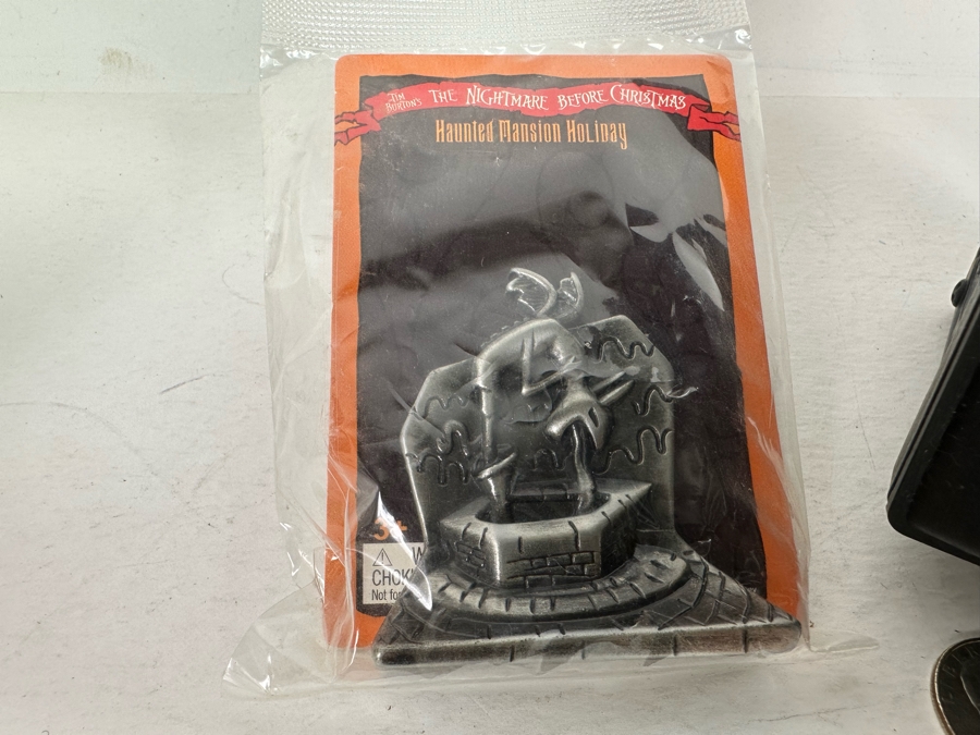 The Nightmare Before Christmas Vintage Trick or Treat Collapsible Pail, Jack Skellington Coffin Popcorn Bucket and Haunted Mansion Holiday Figurine 6H/4.5H [Photo 6]