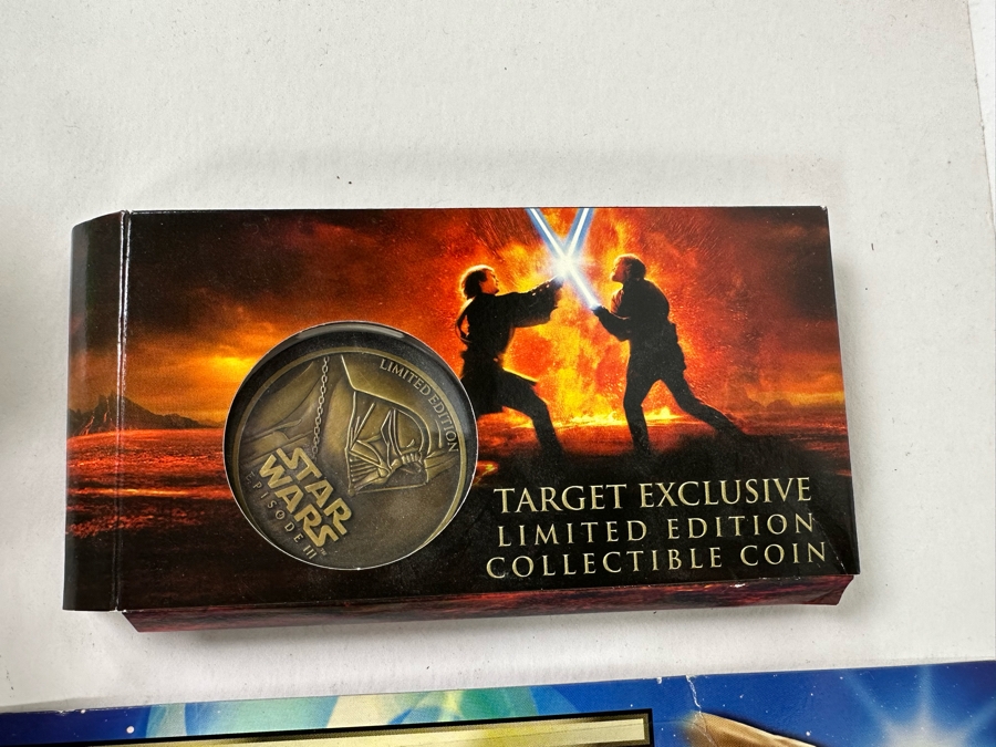 Star Wars Lot of Action Figures Includes: Anakin Skywalker, Darth Vader, R2-D2, Yoda, Dexter Jetsetter, Chewbacca, Luke Skywalker, Sam Wesell and more [Photo 25]