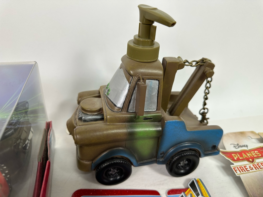 Disney Pixar 'Cars' Lot Including Rip Stick Racers, Mater, Maru, Lightning McQueen, Toon, Cannonball Mater, Reindeer Mater and Tow Mater Jay Franco Soap Dispenser [Photo 17]