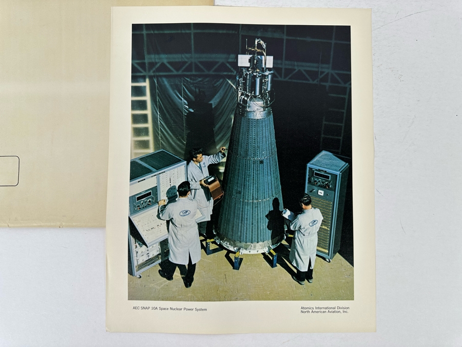 Lot of North American Aviation Photographic Prints Including Aircraft and Rocket Launches  [Photo 25]