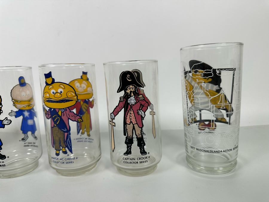 Lot of 7 McDonald Action and Collector Series Drinking Glasses including Hamburglar,  Big Mac, Mayor McChesse and Captain Crook [Photo 10]