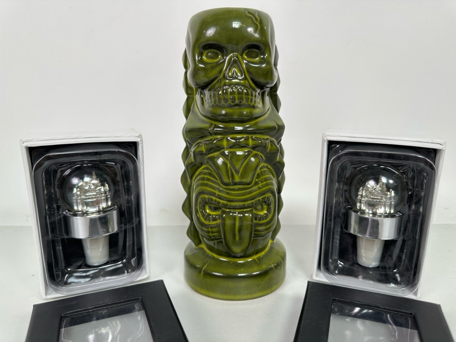 Disneyland Resort Pair of Bottle Stoppers and Good Ol' Skully Tiki Mug [Photo 2]