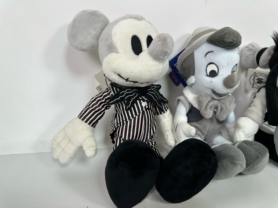 Disney Parks Diamond Celebration Monochrome Plush Toys Including Mickey, Pinocchio, Goofy and Donald Duck  [Photo 4]