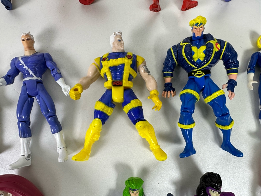 Collection Of Vintage Action Figures X-Men, Star Wars, Marvel, Pokemon - See Photos [Photo 15]
