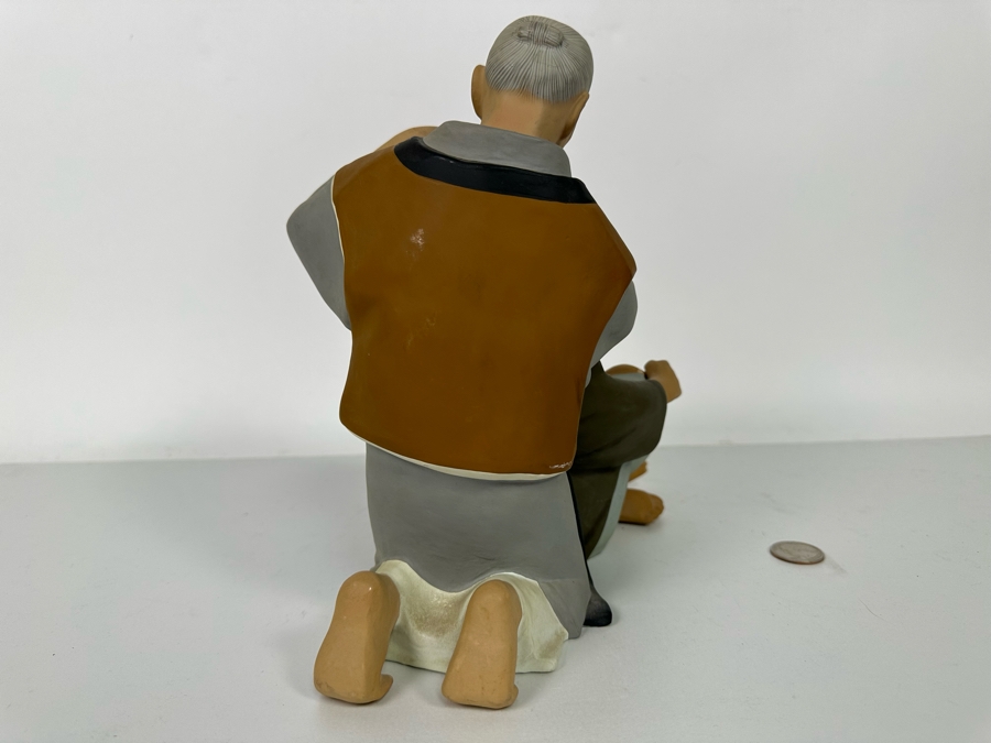 Vintage Japanese Hakata Urasaki Hand Painted Ceramic Doll Figurine Woman Shaving Man 9W X 9H [Photo 10]