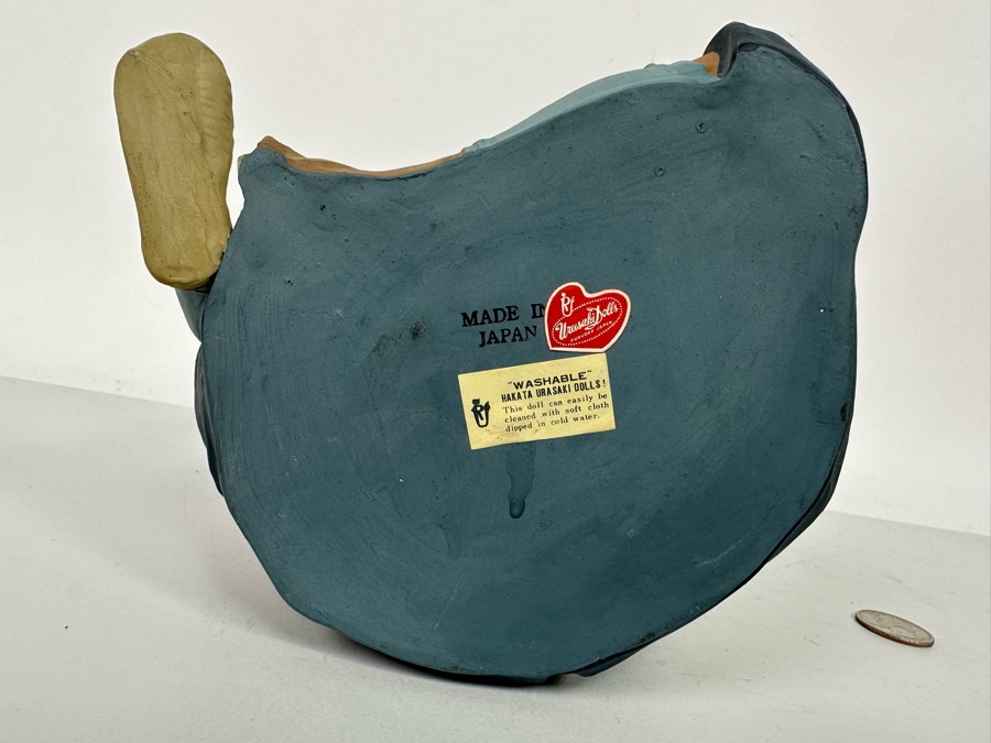 Vintage Japanese Hakata Urasaki Hand Painted Ceramic Doll Figurine Seated Man With Falcon Bird 8W X 8H [Photo 11]