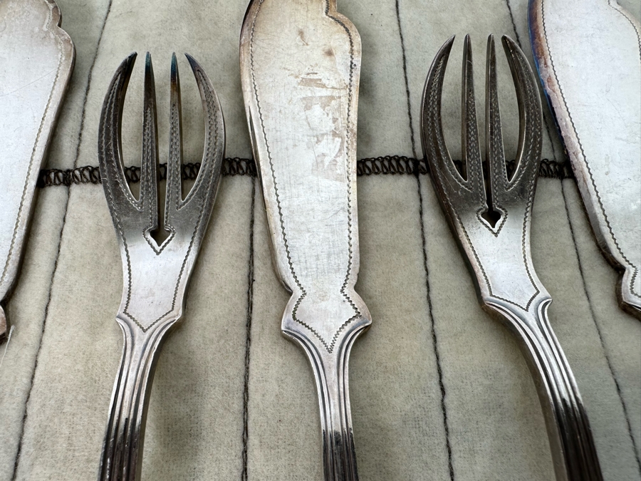 Vintage Set of 6 Silverplate Fish Knives and Forks [Photo 4]