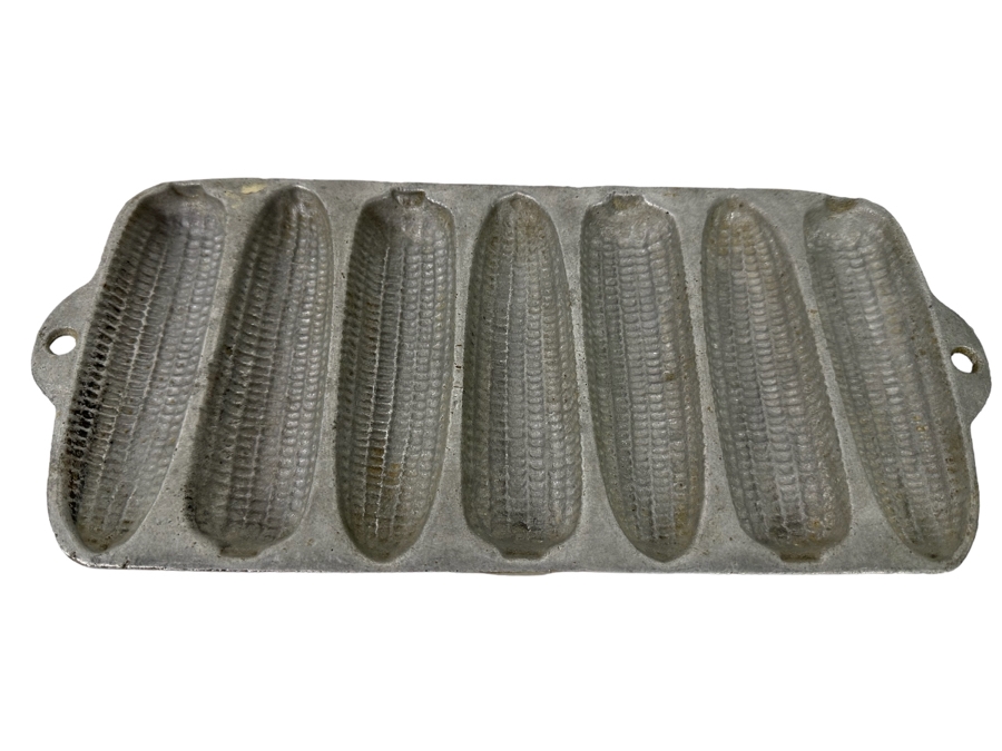 Vintage Cast Iron Corn Cob Bread Muffin Mold Pan 13.5 X 6
