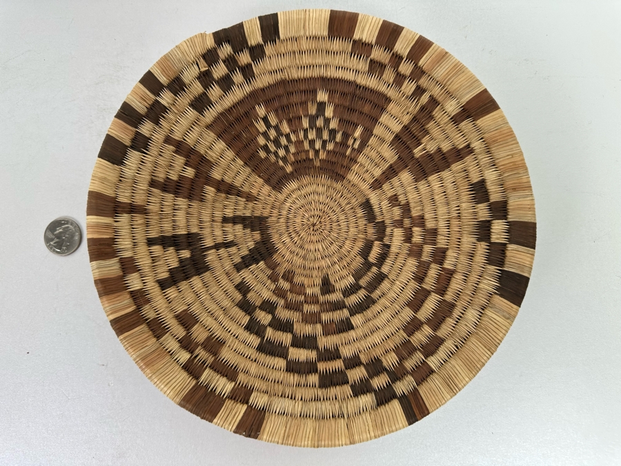 Vintage Native American Coiled Tray Basket 9W X 1.75H [Photo 2]