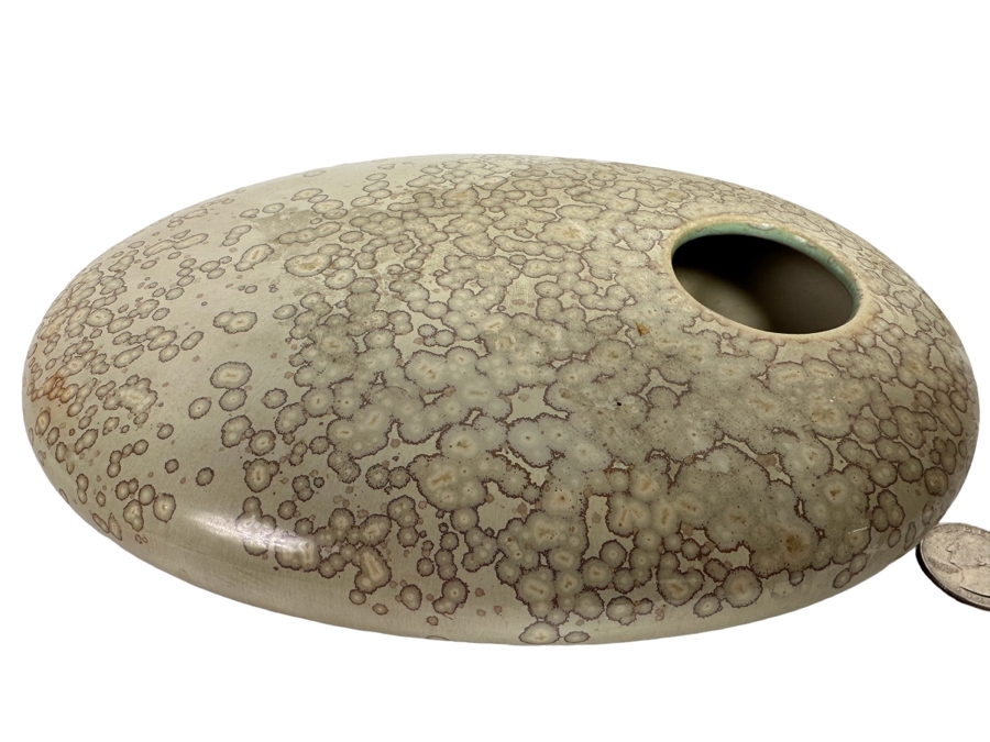 Oval-Shaped Pottery Ikebana Vase 9.5W X 6D X 2H [Photo 2]