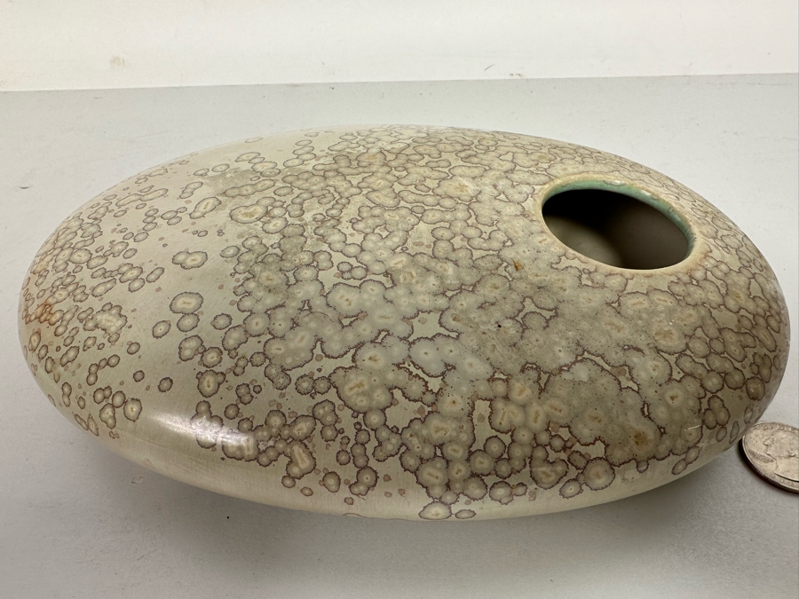 Oval-Shaped Pottery Ikebana Vase 9.5W X 6D X 2H [Photo 7]