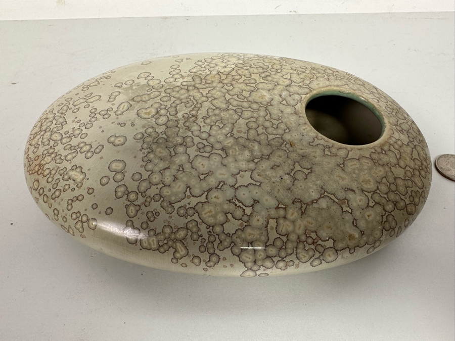 Oval-Shaped Pottery Ikebana Vase 9.5W X 6D X 2H [Photo 3]