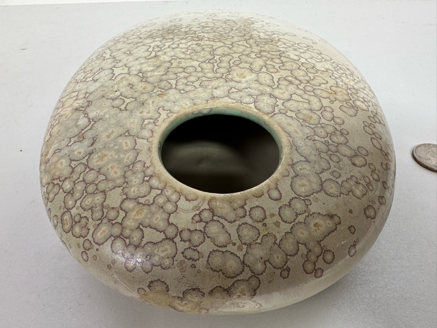 Oval-Shaped Pottery Ikebana Vase 9.5W X 6D X 2H [Photo 9]