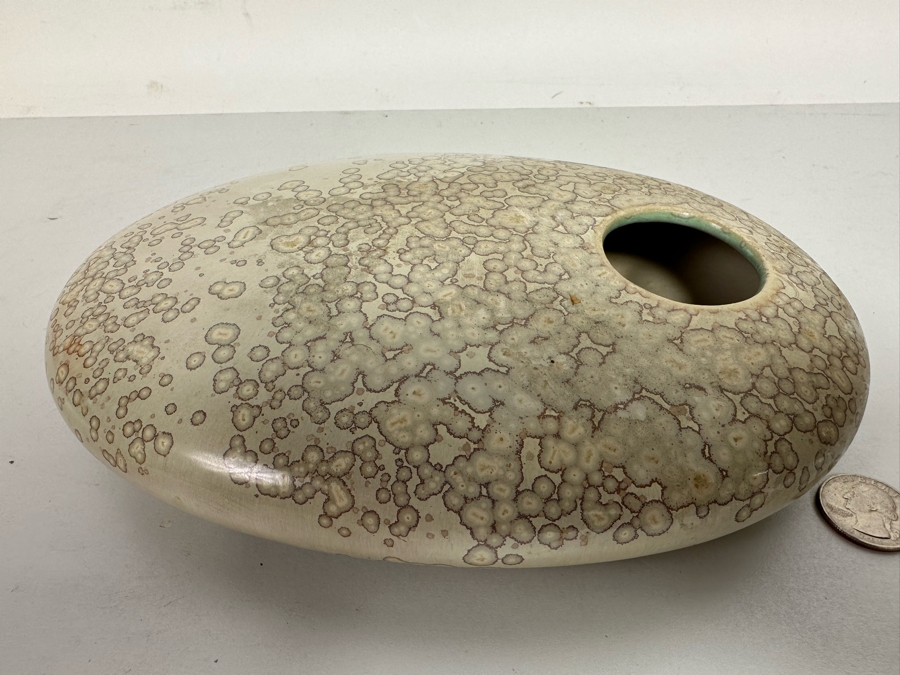 Oval-Shaped Pottery Ikebana Vase 9.5W X 6D X 2H [Photo 6]