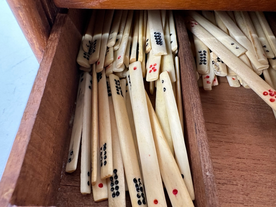 Antique Chinese Mahjong Mah-Jongg Set Bamboo And Bone Tiles With Wooden 5-Drawer Box (Front Left Of Box Is Missing Wooden Piece) 1923 Patent Date [Photo 24]