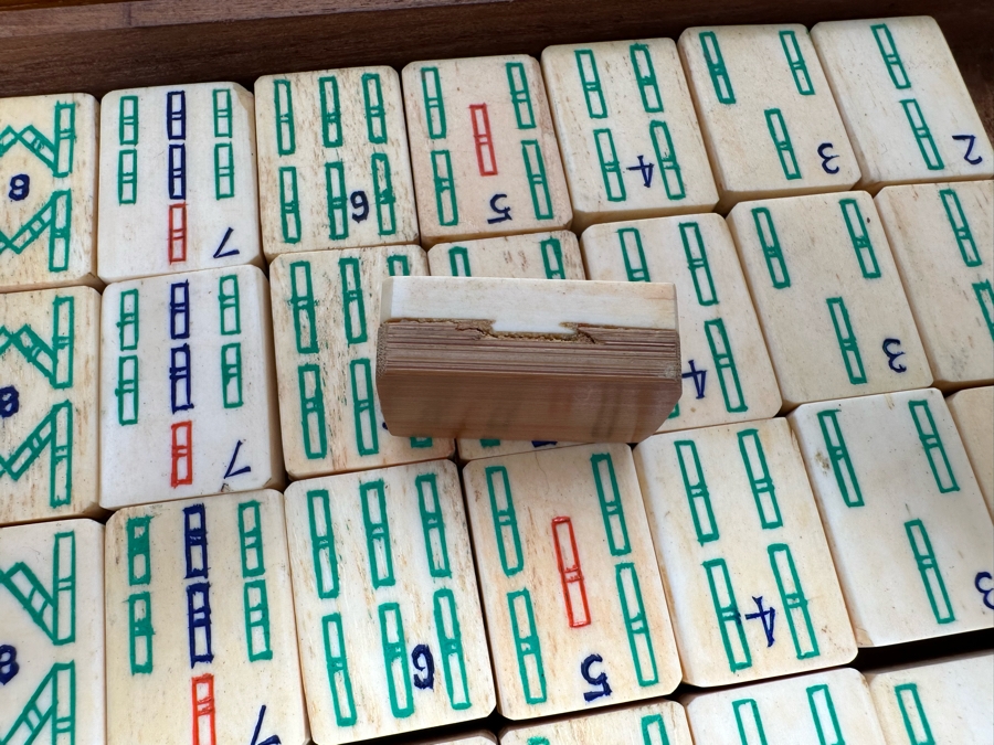 Antique Chinese Mahjong Mah-Jongg Set Bamboo And Bone Tiles With Wooden 5-Drawer Box (Front Left Of Box Is Missing Wooden Piece) 1923 Patent Date [Photo 9]