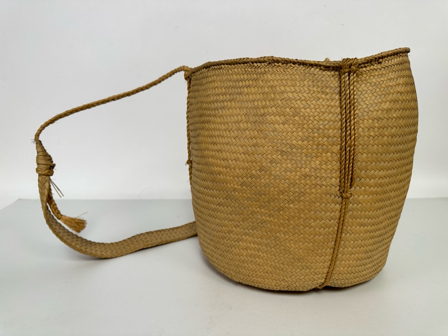 Vintage Handmade Woven Mexican Tortilla Basket Handbag With Strap 10W X 11H [Photo 6]