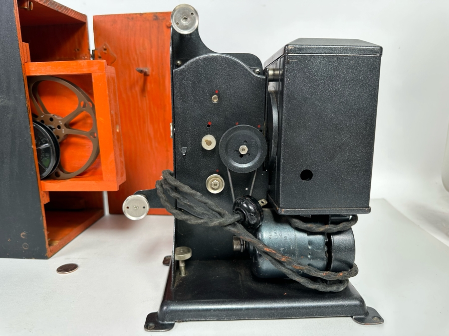 Vintage Kodascope Eight Model 25 Eastman Kodak Co Film Projector With Case 12W X 7D X 13H [Photo 12]