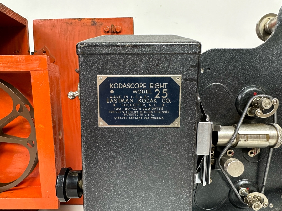Vintage Kodascope Eight Model 25 Eastman Kodak Co Film Projector With Case 12W X 7D X 13H [Photo 11]