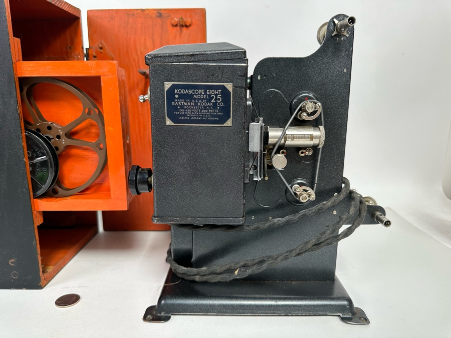 Vintage Kodascope Eight Model 25 Eastman Kodak Co Film Projector With Case 12W X 7D X 13H [Photo 6]