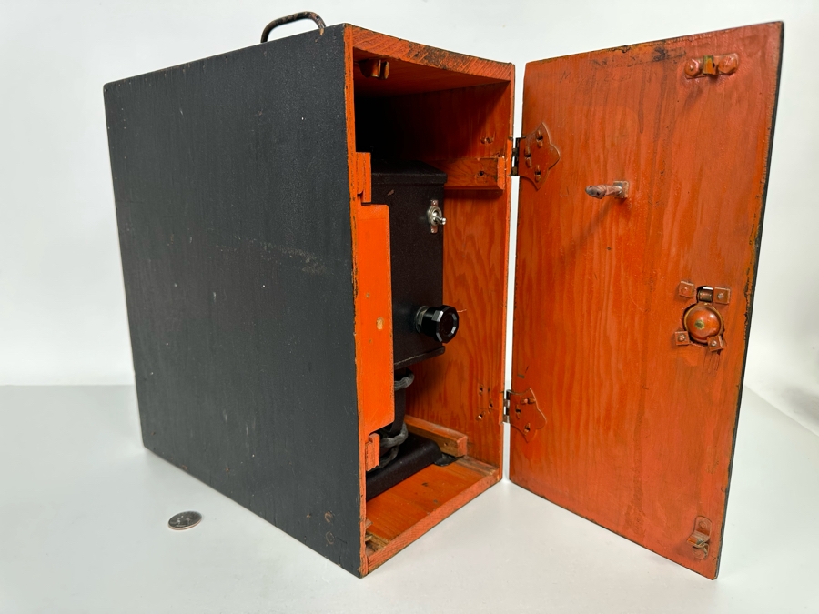 Vintage Kodascope Eight Model 25 Eastman Kodak Co Film Projector With Case 12W X 7D X 13H [Photo 5]