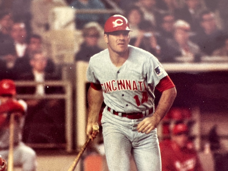 Autographed 8 X 10 Pete Rose Photograph With Certificate Of Authenticity [Photo 8]