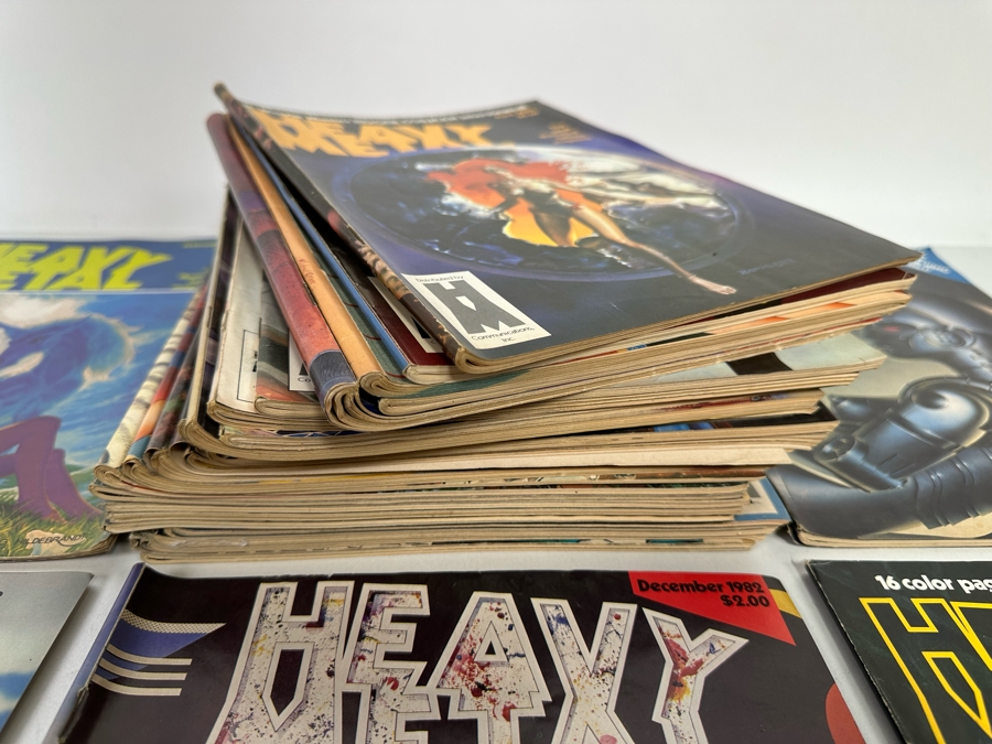 30 Vintage Heavy Metal Adult Illustrated Fantasy Magazines [Photo 5]