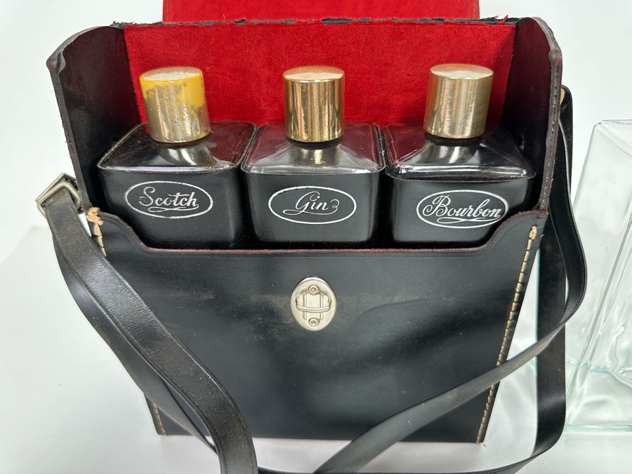 Set Of Two Retro Gin, Scotch & Bourbon Glass Bottles Barware 8H 6 Bottles Total [Photo 5]