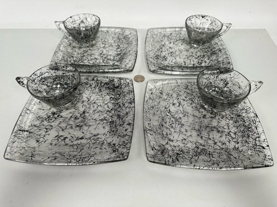 Set Of Four Mid-Century Modern Hazel Atlas Spaghetti Glass Snack Luncheon Plates 8W With Cups 8 Pieces Total [Photo 5]