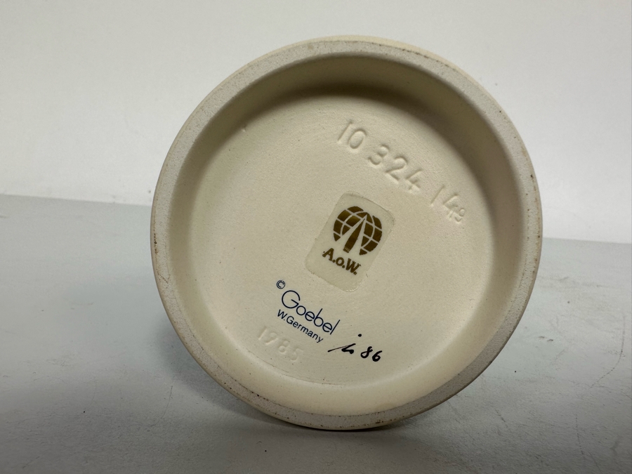 Pair Of Vintage Ted De Grazia Hand Painted Resin Pendants And Vintage 1985 De Grazia Goebel Figurine 5.5H [Photo 22]