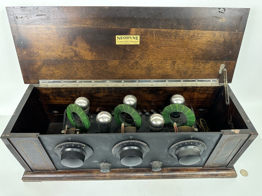 Rare Neo-Dyne Tube Receiver Radio A Product Of Steinway Radio Corporation Chicago Table Model With Hinged Lid 5 Tubes Not Tested 26W X 9D X 9H [Photo 7]